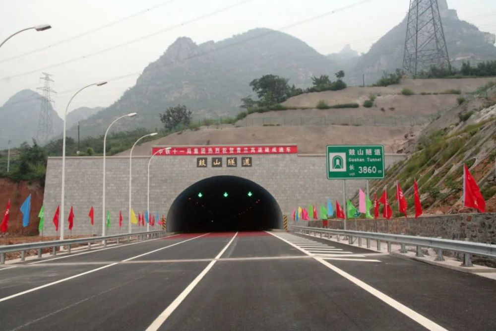 縱橫溝壑總是歌，中鐵十一局唱響隧道工程“最強音”(圖9)