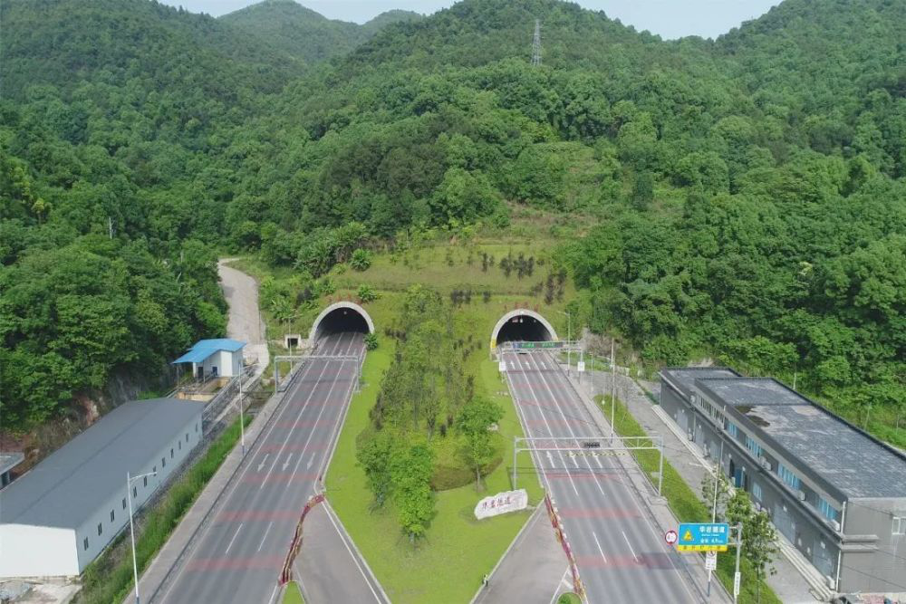 縱橫溝壑總是歌，中鐵十一局唱響隧道工程“最強音”(圖16)